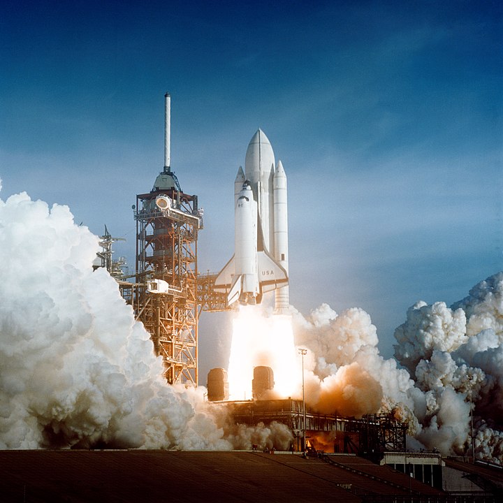 720px Space Shuttle Columbia launching